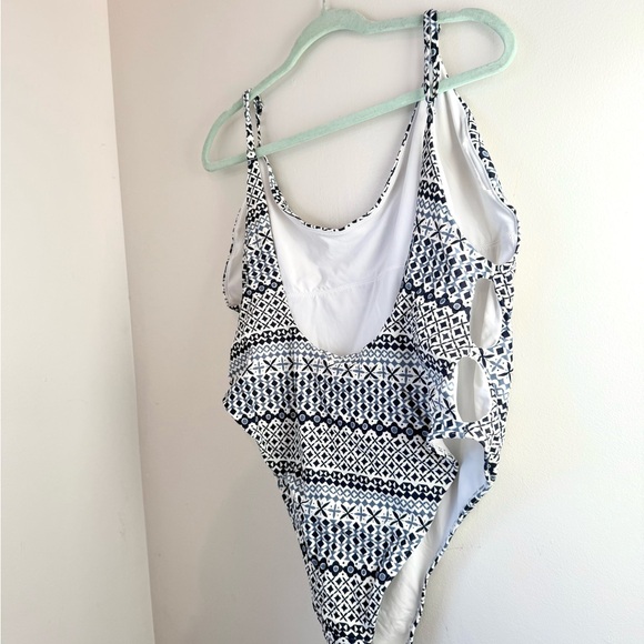 Aerie XXL One Piece Cheeky Voop Swimsuit in Blue & White - Picture 4 of 7